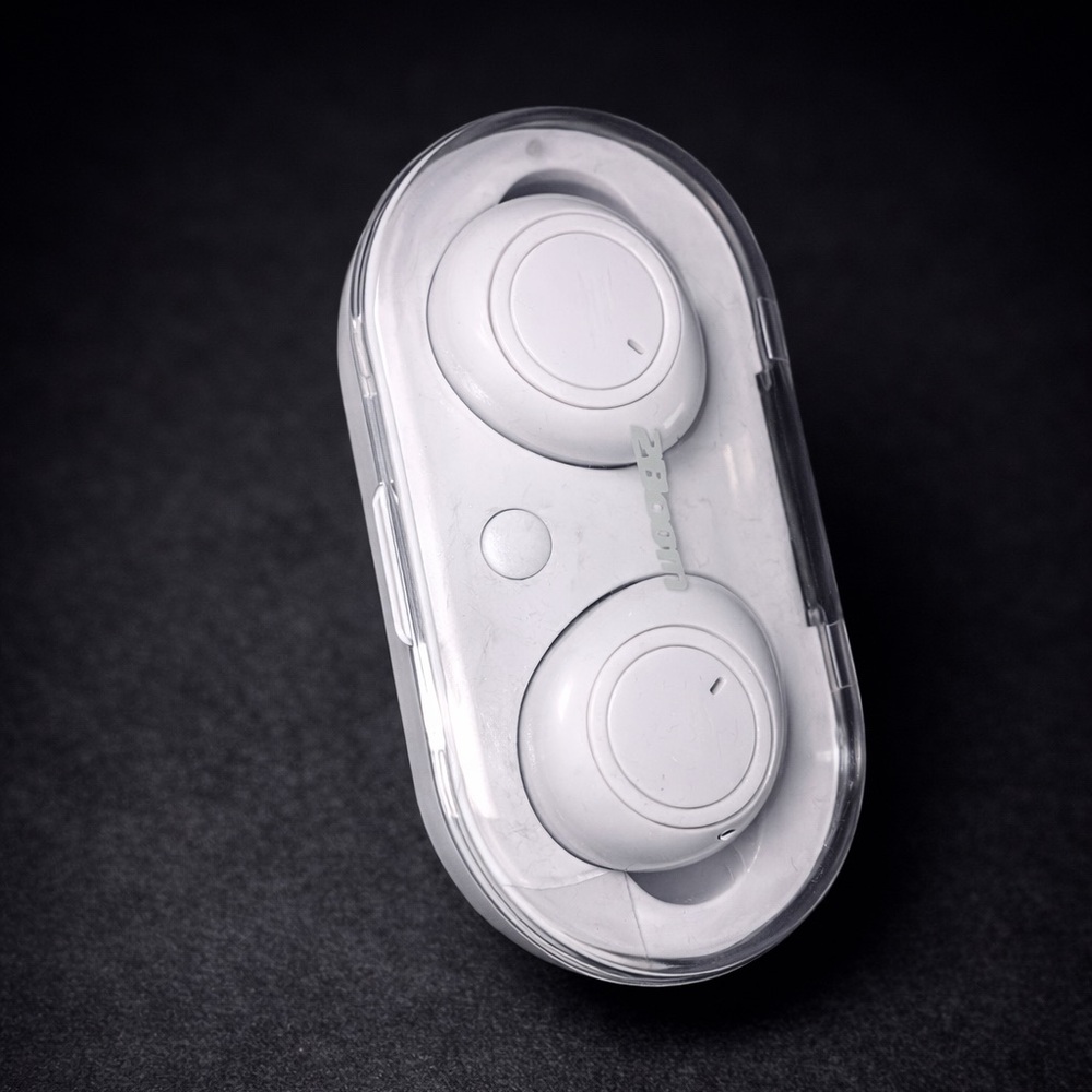Wireless True Wireless Earbuds in White with Charging Case